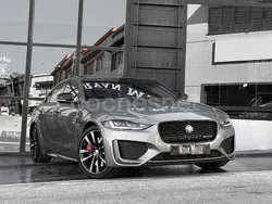 Gris / plata Usado 2021 Jaguar XE R-Dynamic Berlina | 29.900 € (Caro)
