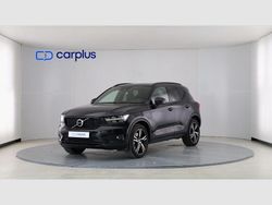 Negro onyx (metalizado) Usado 2020 Volvo XC40 Momentum SUV | 29.190 € (Un poco caro)