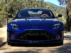 Azul Nuevo 2024 Aston Martin Vantage Coupe | 245.000 € (Precio justo)