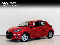 Rojo Usado 2024 Toyota Yaris Hybrid Active Berlina | 21.950 € (Precio justo)