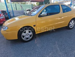 Amarillo Usado 2002 Renault Mégane Coupé Sportway Coupe | 2800 €