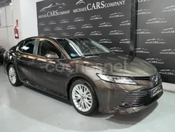 Marrón Usado 2019 Toyota Camry Business Edition Berlina | 24.490 € (Precio justo)