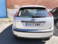 Gris / plata Usado 2006 Ford Focus Sport Berlina | 2490 € (Buen precio)
