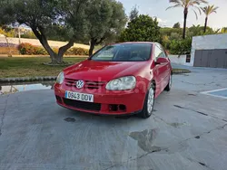 Rojo Usado 2005 VW Golf IV Trendline Berlina | 4690 € (Precio justo)