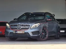 Gris / plata Usado 2015 Mercedes GLA45 AMG AMG Edition 1 SUV | 33.900 € (Caro)