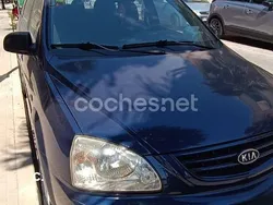 Azul Usado 2004 Kia Carens EX Monovolumen | 3100 €