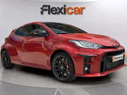 Rojo Usado 2023 Toyota Yaris Berlina | 36.490 €