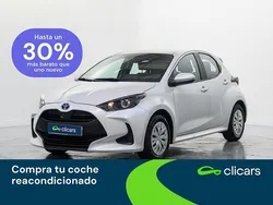Blanco Usado 2023 Toyota Yaris Hybrid Active Berlina | 18.490 € (Buen precio)