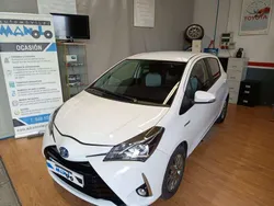 Blanco Usado 2019 Toyota Yaris Hybrid Active Utilitario | 13.900 € (Un poco caro)