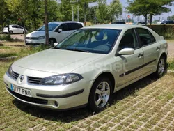 Gris / plata Usado 2007 Renault Laguna III Authentique Berlina | 3600 € (Buen precio)