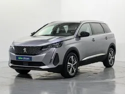 Gris / plata Usado 2024 Peugeot 5008 Allure Monovolumen | 22.990 € (Precio justo)