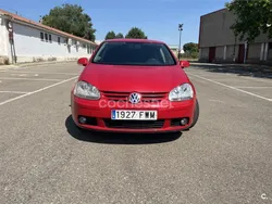 Rojo Usado 2007 VW Golf V Highline Berlina | 5299 € (Precio justo)