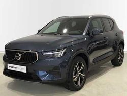 Azul Nuevo 2025 Volvo XC40 Core SUV | 41.500 € (Un poco caro)