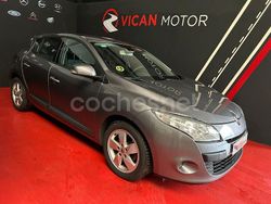 Gris / plata Usado 2009 Renault Mégane Dynamique Berlina | 6500 € (Caro)