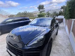 Negro Usado 2018 Porsche Cayenne Turbo SUV | 89.900 €