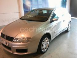 Gris / plata Usado 2002 Fiat Stilo Dynamic Berlina | 2140 € (Buen precio)