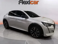 Blanco Usado 2021 Peugeot 208 GT Utilitario | 14.990 € (Precio justo)