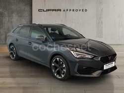 Gris / plata Usado 2024 Cupra Leon Familiar | 27.090 € (Precio justo)