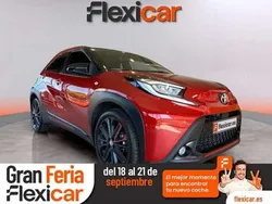 Burdeos Usado 2024 Toyota Aygo Live Utilitario | 14.790 € (Precio justo)