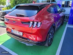 Rojo Usado 2022 Ford Mustang Mach-E SUV | 39.000 € (Super precio)