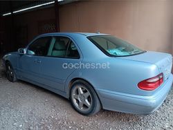 Gris / plata Usado 1999 Mercedes E270 Elegance Berlina | 6000 €