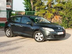 Gris / plata Usado 2011 Renault Mégane III Dynamique Berlina | 4400 € (Precio justo)