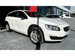 Blanco Usado 2017 Volvo V60 CC Familiar | 14.900 € (Buen precio)