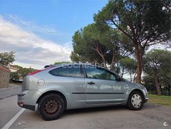 Gris / plata Usado 2005 Ford Focus Trend Berlina | 2500 € (Un poco caro)