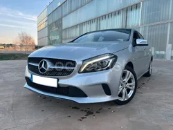 Gris / plata Usado 2017 Mercedes A180 Berlina | 17.800 € (Precio justo)