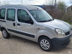 Gris / plata Usado 2009 Renault Kangoo Monovolumen | 3300 € (Buen precio)