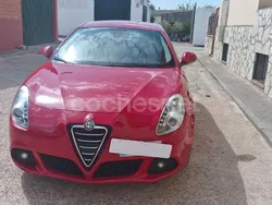 Rojo Usado 2010 Alfa Romeo Giulietta Progression Utilitario | 5500 € (Precio justo)