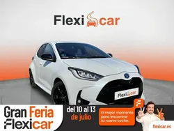 Blanco Usado 2023 Toyota Yaris Hybrid Sport Berlina | 21.990 € (Precio justo)