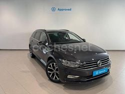 Gris / plata Usado 2023 VW Passat Executive Familiar | 26.995 € (Caro)