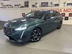 Verde Usado 2022 Peugeot 308 Allure Utilitario | 15.950 € (Precio justo)