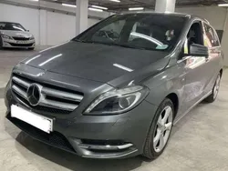 Gris Usado 2012 Mercedes B180 Sport Edition Monovolumen | 12.490 € (Buen precio)