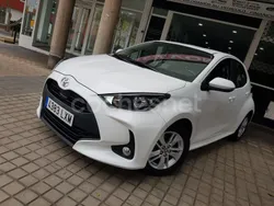Blanco Usado 2022 Toyota Yaris Berlina | 17.600 € (Un poco caro)