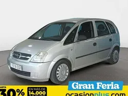 Plateado Usado 2005 Opel Meriva Essentia Monovolumen | 2200 € (Precio justo)