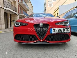 Rojo Usado 2023 Alfa Romeo Giulia Competizione Berlina | 51.000 €