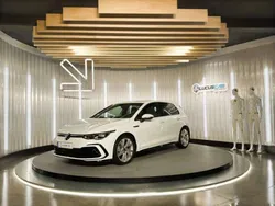 Blanco Usado 2021 VW Golf VIII R-line Utilitario | 30.900 €
