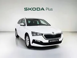 Blanco Usado 2024 Skoda Scala Selection Utilitario | 18.000 € (Precio justo)