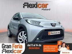 Gris Usado 2024 Toyota Aygo Play Utilitario | 13.990 € (Precio justo)