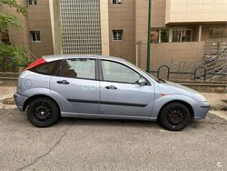 Gris / plata Usado 2004 Ford Focus Ghia Berlina | 1800 € (Buen precio)