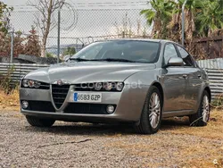 Gris / plata Usado 2010 Alfa Romeo 159 Distinctive Berlina | 7600 € (Buen precio)