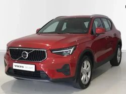 Rojo Usado 2024 Volvo XC40 Core SUV | 33.990 € (Precio justo)