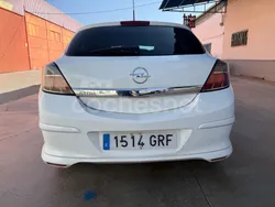 Blanco Usado 2010 Opel Astra Edition Berlina | 4500 € (Precio justo)