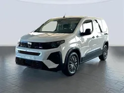 Gris artense Nuevo 2025 Peugeot Rifter Allure Monovolumen | 24.200 € (Buen precio)