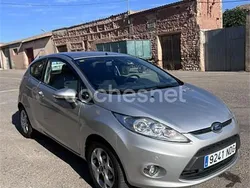 Gris / plata Usado 2011 Ford Fiesta Utilitario | 5400 € (Precio justo)