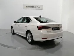 Blanco Nuevo 2025 Skoda Octavia G-TEC Ambition | 23.950 €