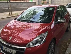 Rojo Usado 2018 Peugeot 208 Allure Utilitario | 6500 € (Precio justo)