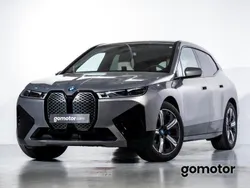Gris oxidgrau Usado 2022 BMW iX SUV | 83.975 €